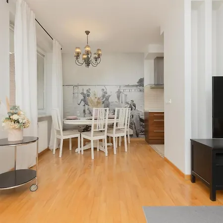 Spacious Zawiszy Wola By Renters شقة *