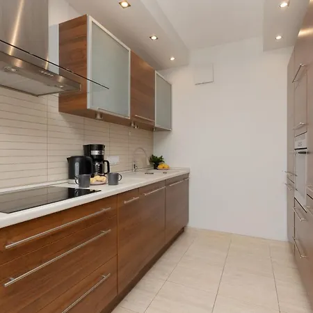 Appartement Spacious Zawiszy Wola By Renters Warschau