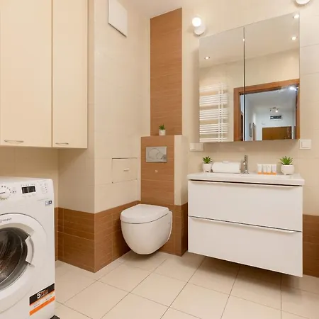 Spacious Zawiszy Wola By Renters شقة وارسو