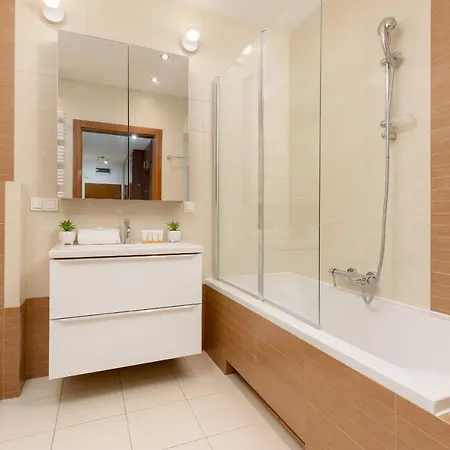 Spacious Zawiszy Wola By Renters Warszawa