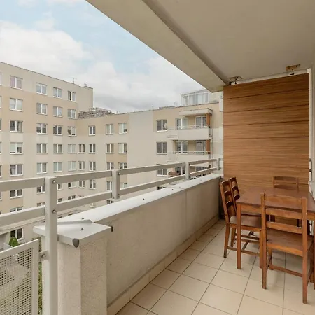 Spacious Zawiszy Wola By Renters شقة *